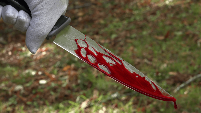 Knife-with-blood