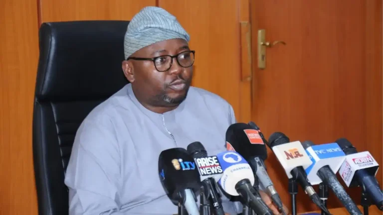 DE723F2B-6A19-470B-8CC5-856998985BA1